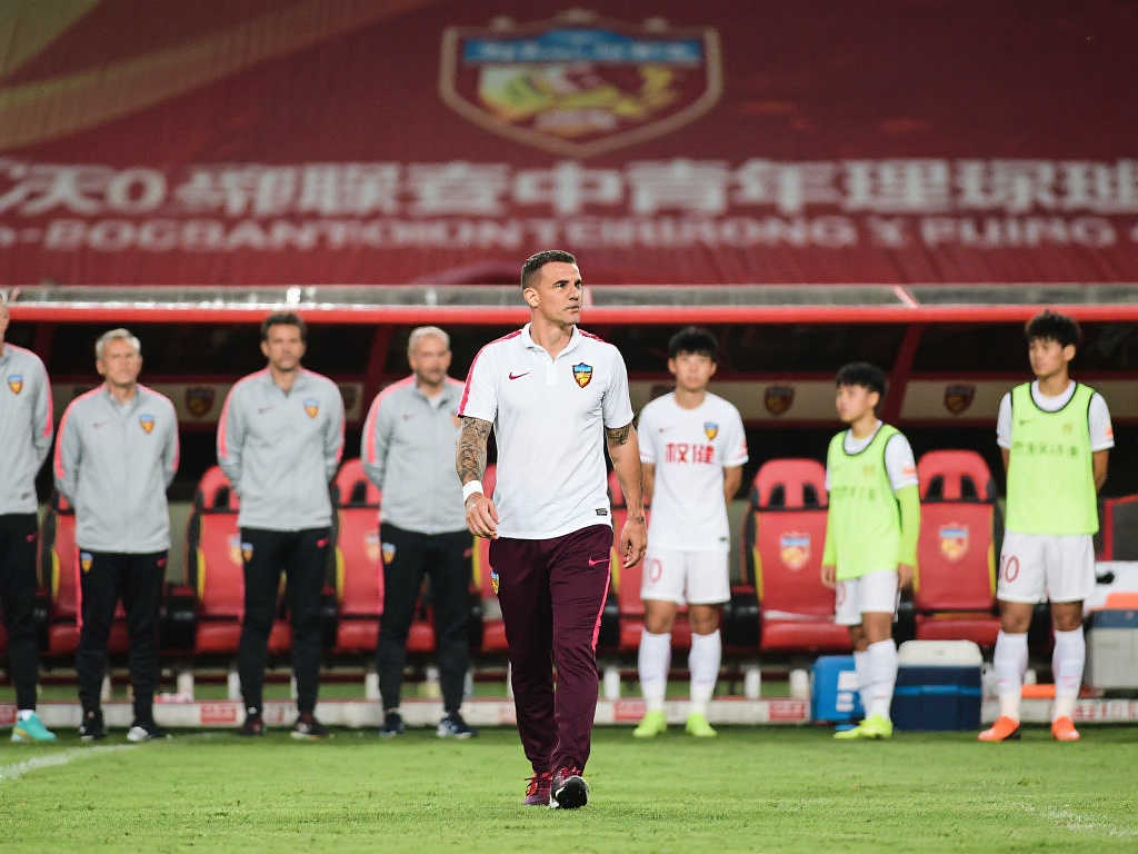 他不仅在比